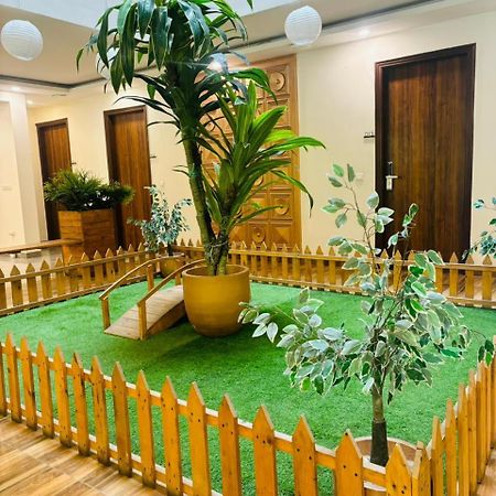 Hotel Golf View Sakura-Golf Course Road Гургаон Экстерьер фото